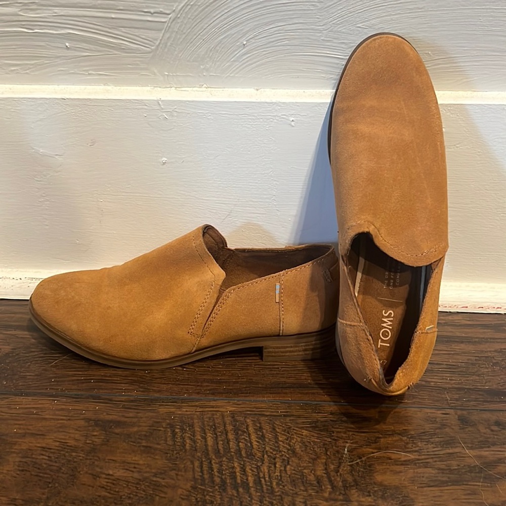 TOMS Shaye bootie in Carmel brown (suede)